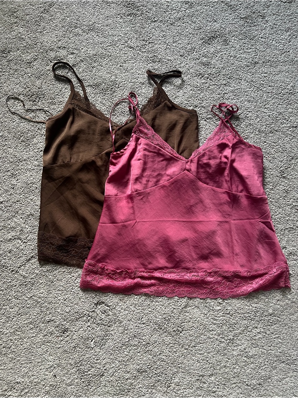 NWT Francescaโs Lace Trim Camisole Tops Brown Mauve Size S 2PC